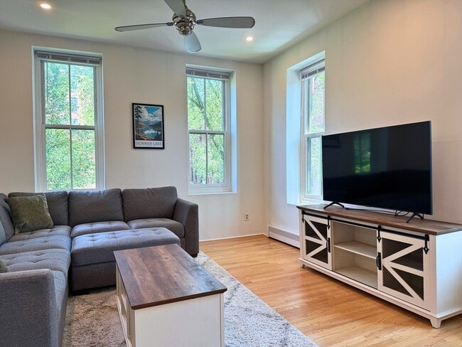 Building Photo - 29 E Concord St Unit 12 Rental