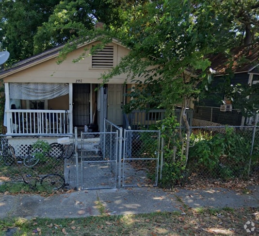 Building Photo - 2549 Calvin St Rental