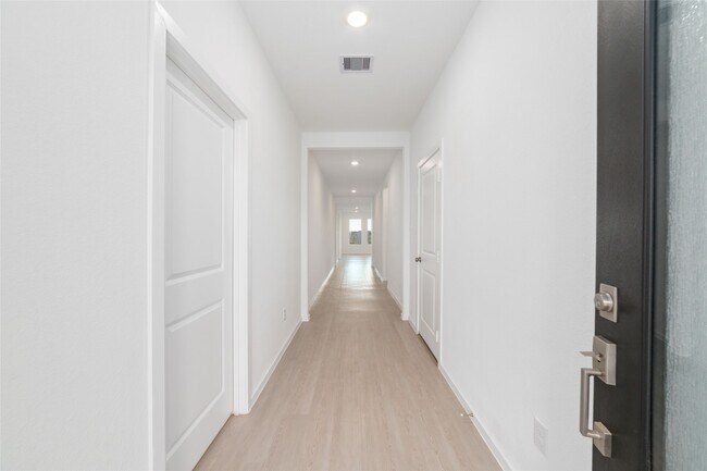 Photo - 830 Heaven Dr