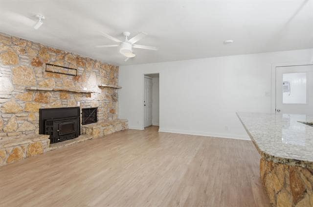 Photo - 809 James St