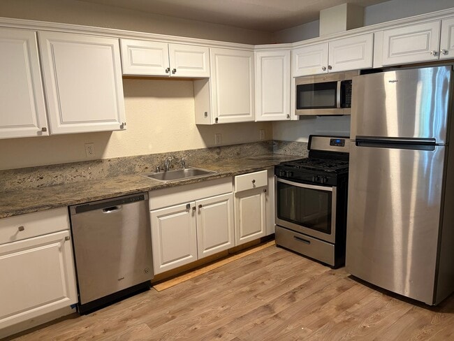 2065 15th Ave Unit 12