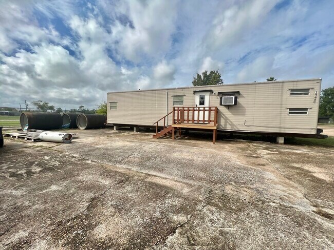 2749 Wagon Trail Rd