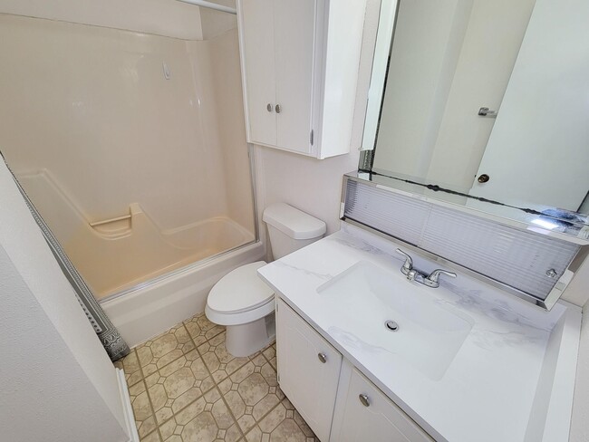 Building Photo - 1815 Country Village Blvd