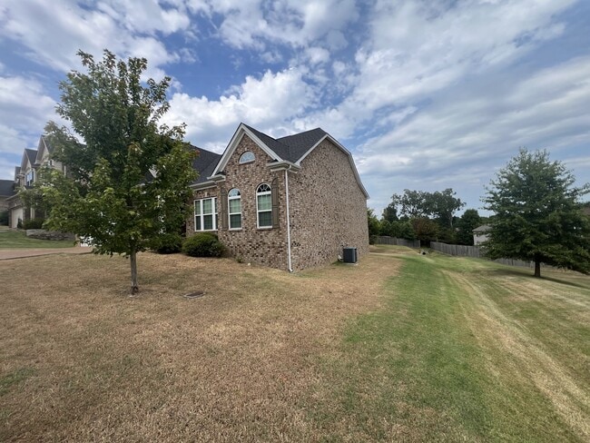 447 Warren Hill Dr