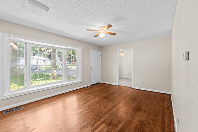 Photo - 5310 Winona Dr