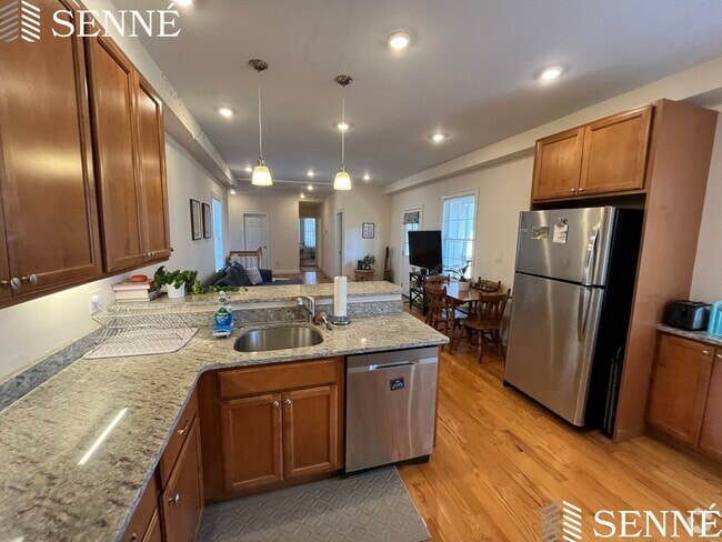 Building Photo - 14 Flint St Unit 1 Rental