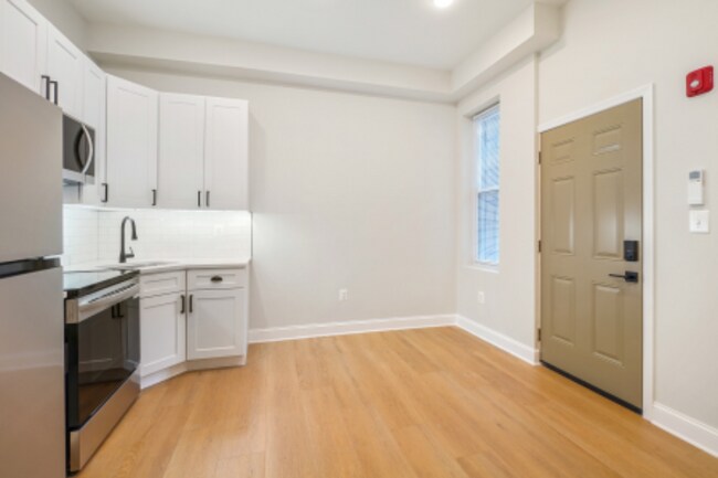 Photo - 604 N Eutaw St Unidad 4