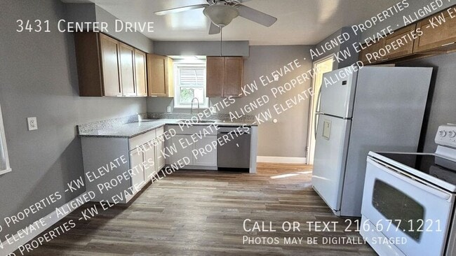 Photo - 3431 Center Dr