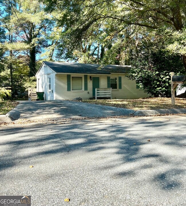 Photo - 338 Ard Pl NW