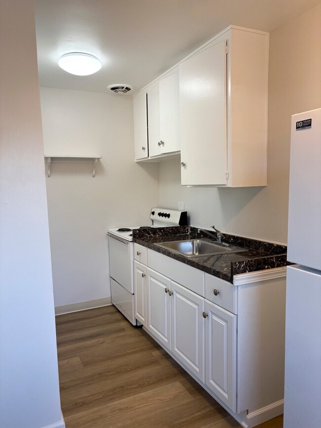 5253 Monroe Ave Unit 3