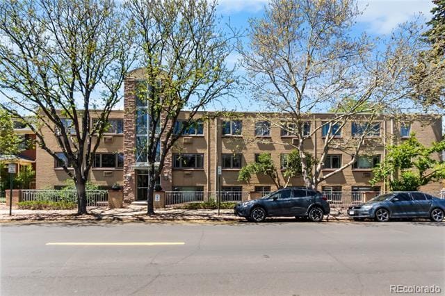 Building Photo - 969 S Pearl St Unit 103
