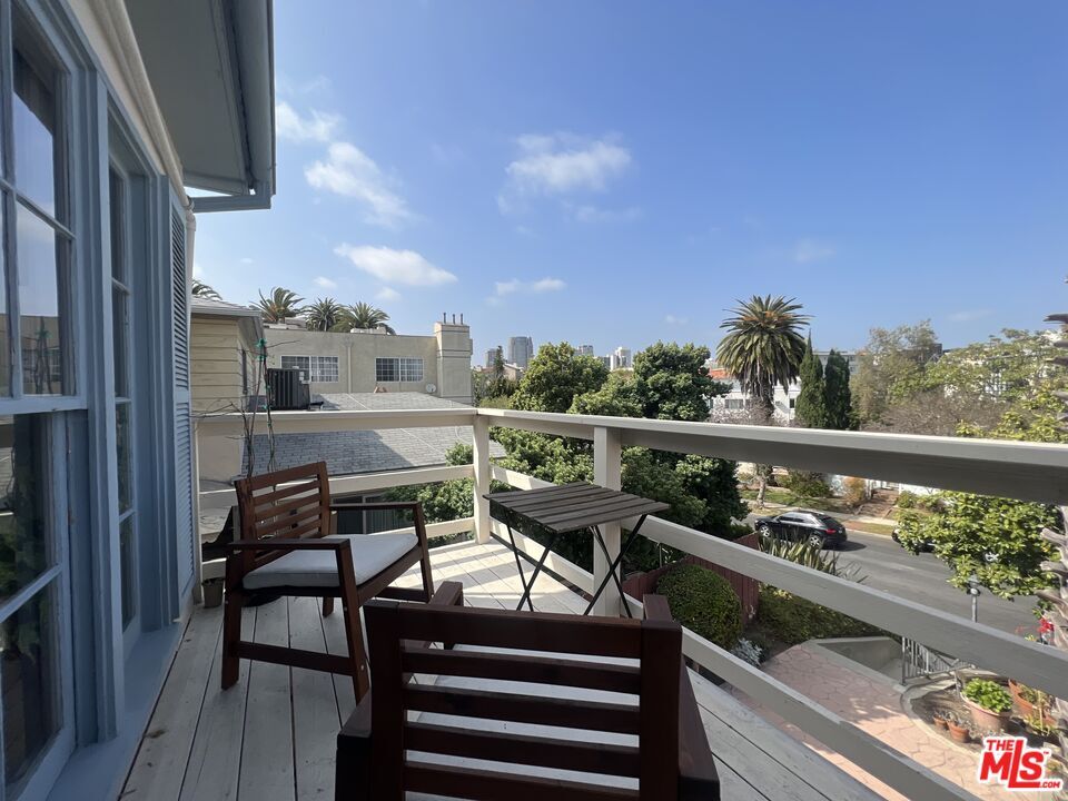 Photo - 1721 Glendon Ave