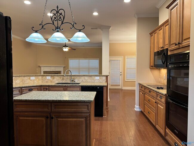 Photo - 2275 Towne Park Dr SW