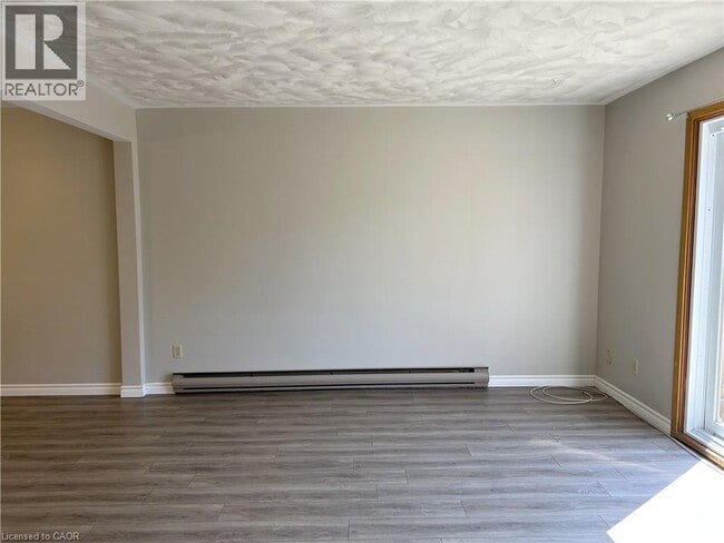 Photo - 10 Montclair Crescent