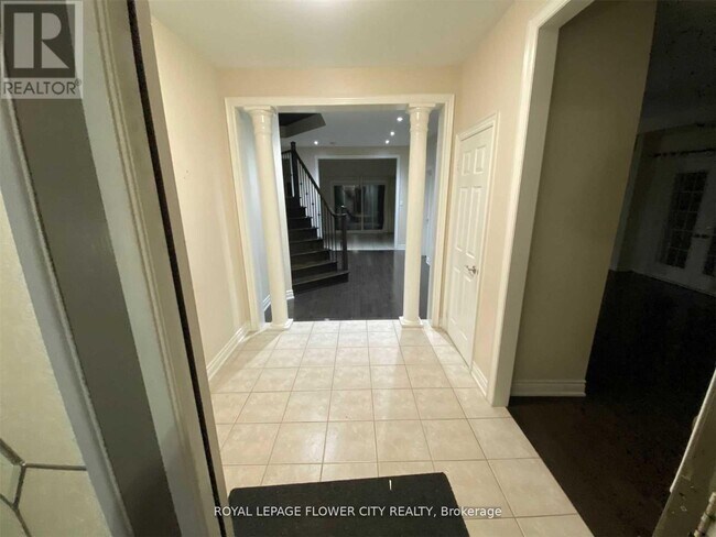 Photo - 38 Black Diamond Cres