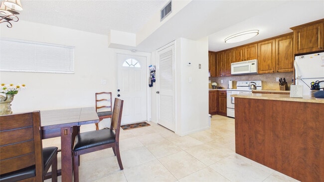 Photo - 381 S Hollybrook Dr Unit 106