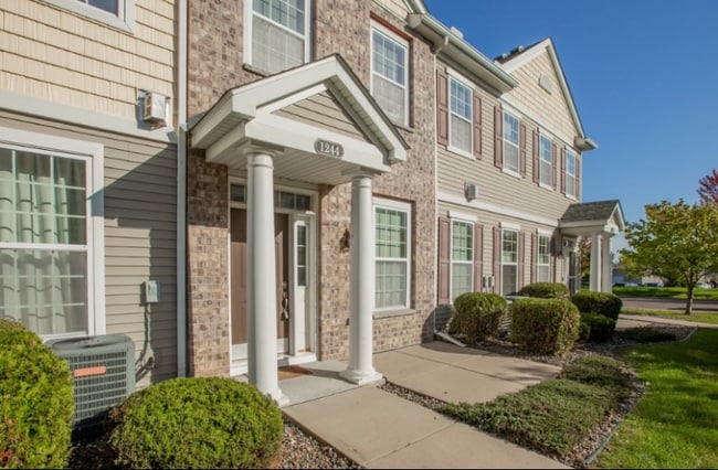 Photo - 1244 Chateau Ave