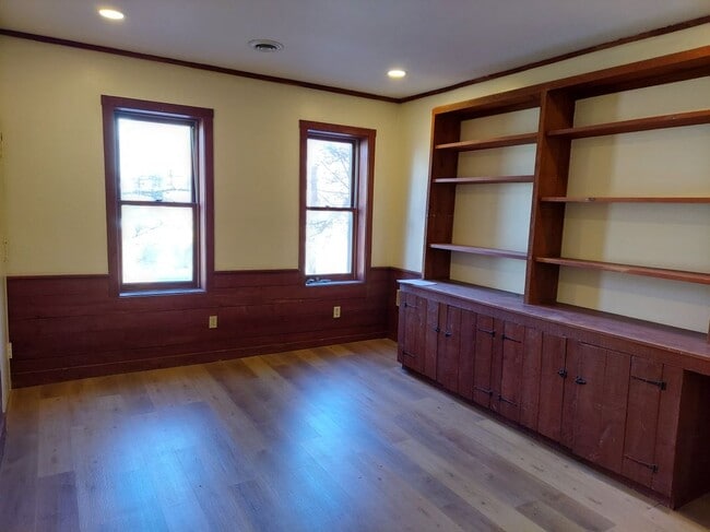 Photo - 264 W Market St