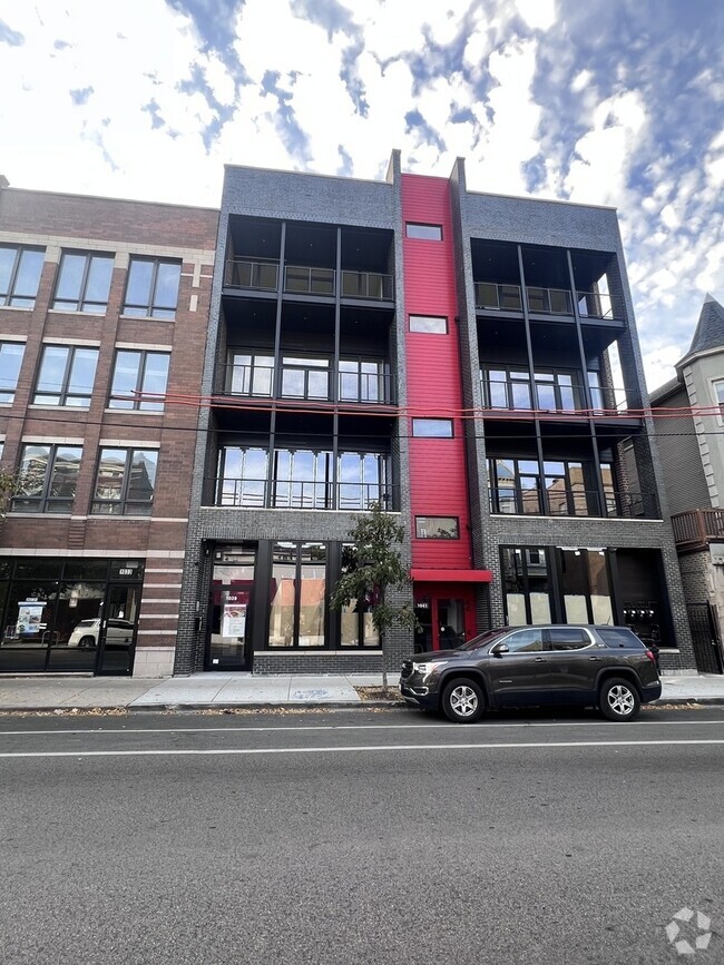 Building Photo - 1039 W Belmont Ave Rental