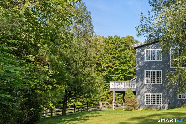 84 Gunn Hill Rd
