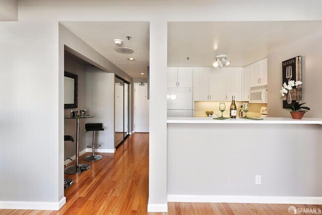 Photo - 601 Van Ness Ave