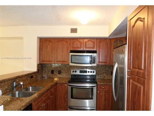 Photo - 12124 Saint Andrews Pl