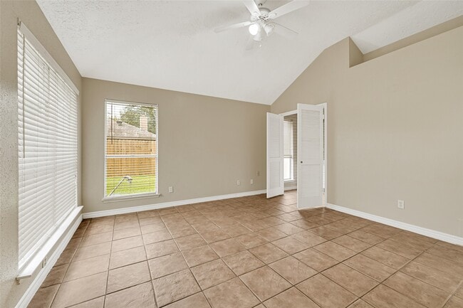 Photo - 12322 Meadow Ridge Dr