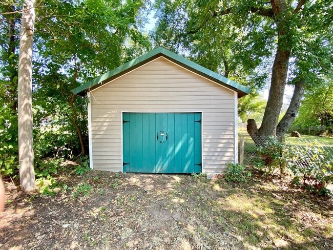 Photo - Historic Jenks Charm, Modern Updates