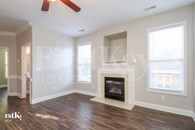 Photo - 221 Bridgewater Dr