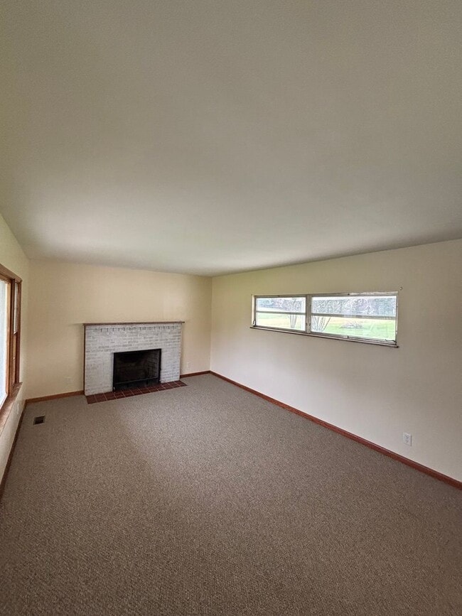 Photo - 6617 Brackett Rd