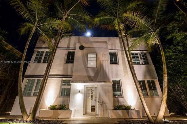 Photo - 729 Meridian Ave Unidad 3