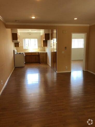 Building Photo - 632 W Milford St Unit B Rental