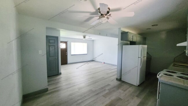 Photo - 1004 A St
