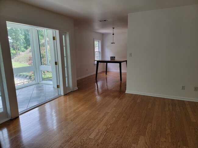 Photo - 1445 Monroe Dr NE Unidad C46