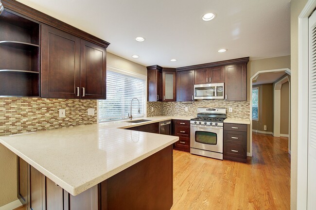 Photo - 3bd/2.25ba Sammamish Home