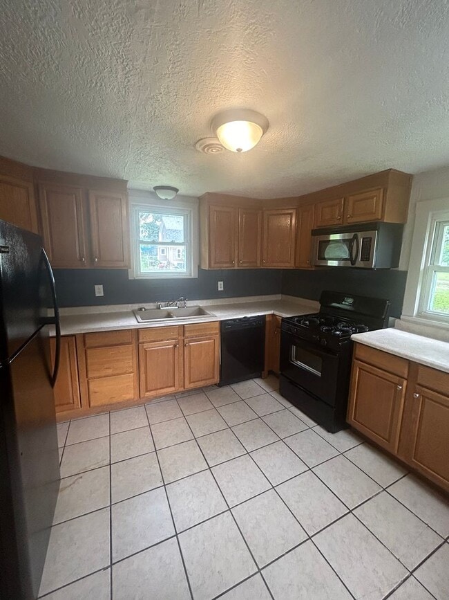 Photo - 2806 Rousseau Ave