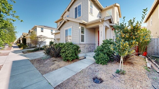 Photo - Bright & Beautiful 4 Bedroom 3 Full Bathroom Home!