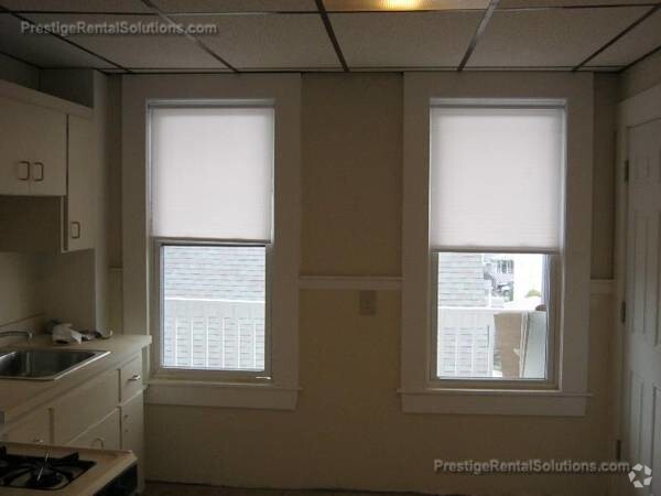 Building Photo - 15 Oakes St Unit 3R Rental