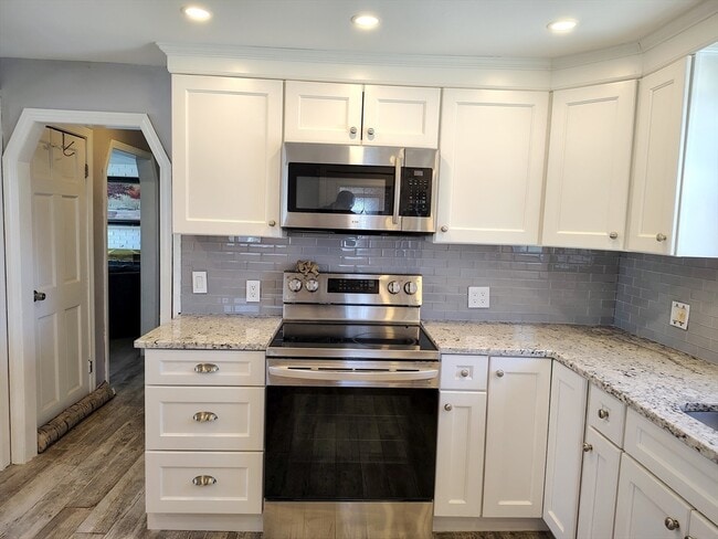 Photo - 74 Thurlow Ave