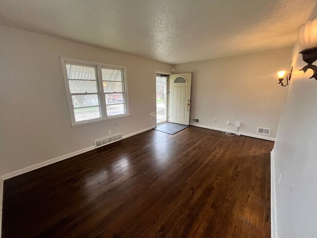 Photo - 1 1/2 story corner home