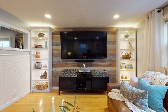 Photo - 37 Marivista Ave