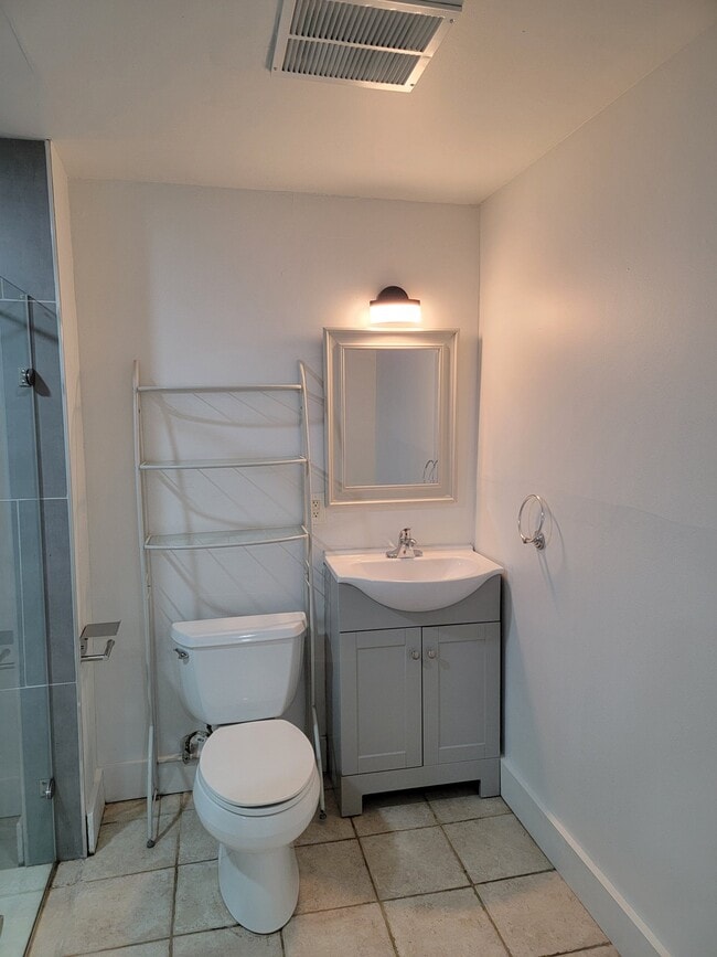 Photo - 2339 Boas St Unit 11