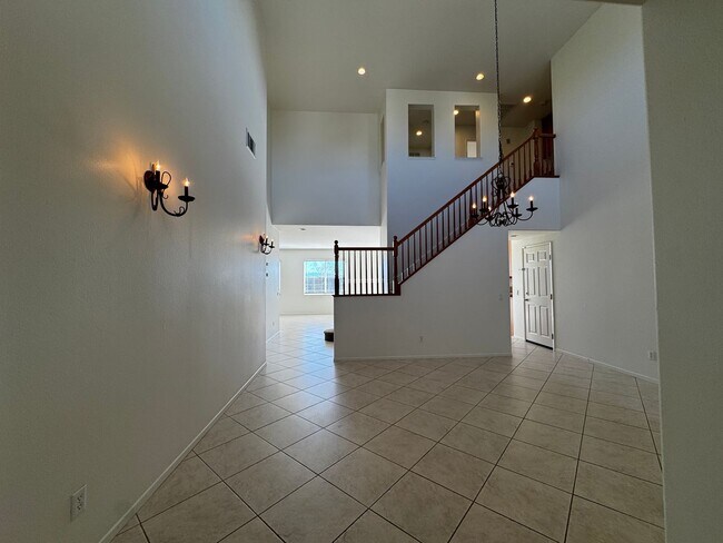Photo - Spacious 4 bedroom in Murrieta for rent!