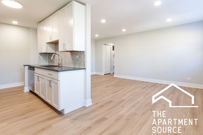 Building Photo - 503 W Aldine Ave Unit 3