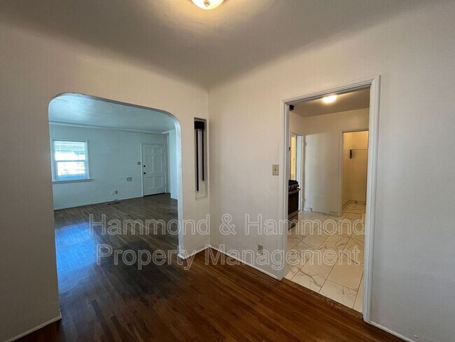 12243 Magnolia Blvd