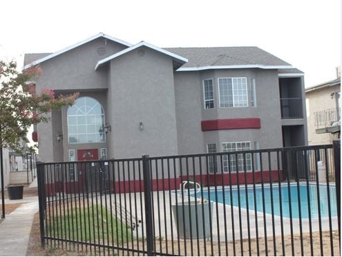 Piscina y casa club - Butterfly Grove