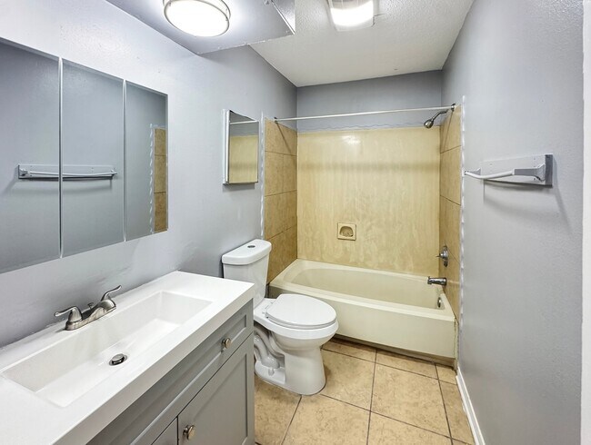 Photo - 7851 Sail St