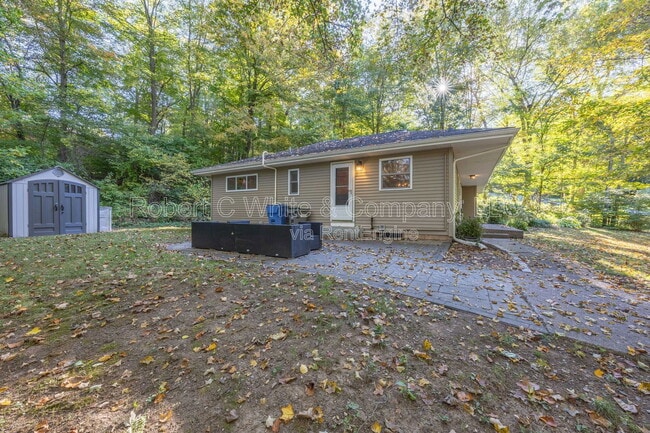 Photo - 451 Birch Mountain Rd