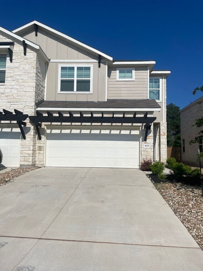 Photo - 1601 Fenton Hl Dr House