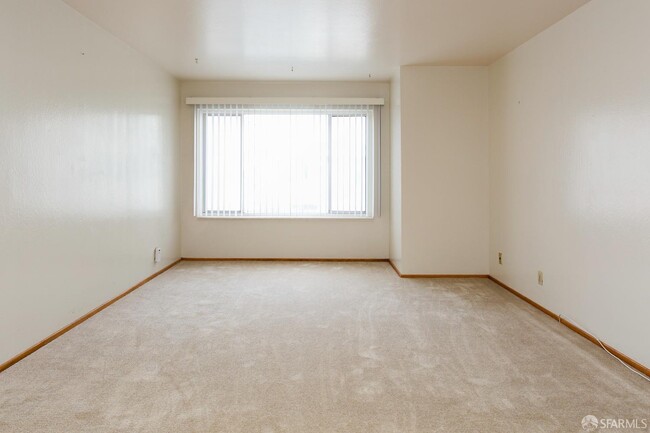 Building Photo - 322 2nd Ave Rental